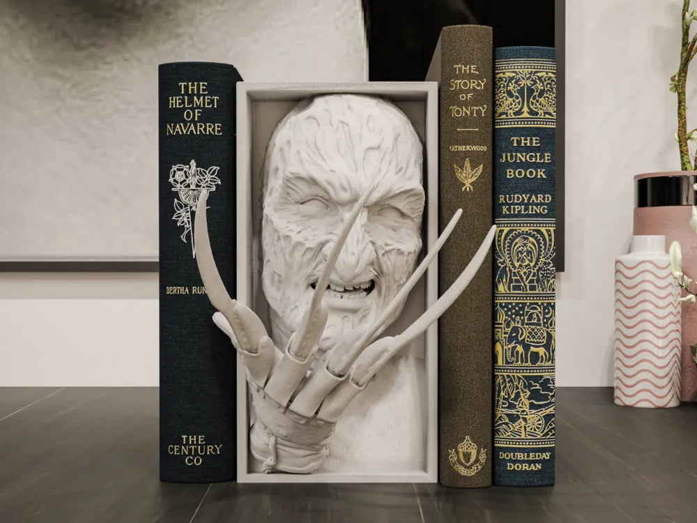 Freddy Book Nook