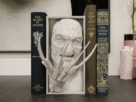Freddy Book Nook
